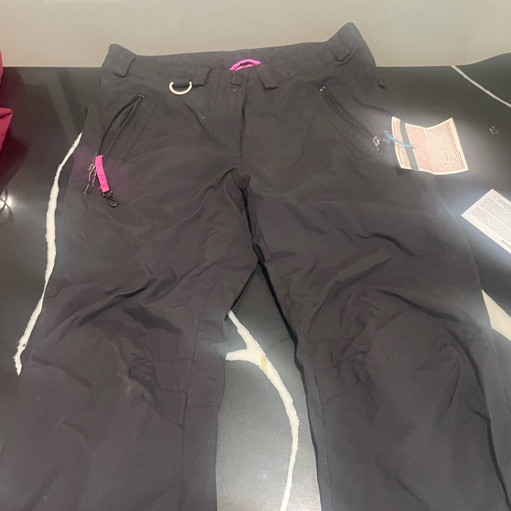 black snowboard pants size small